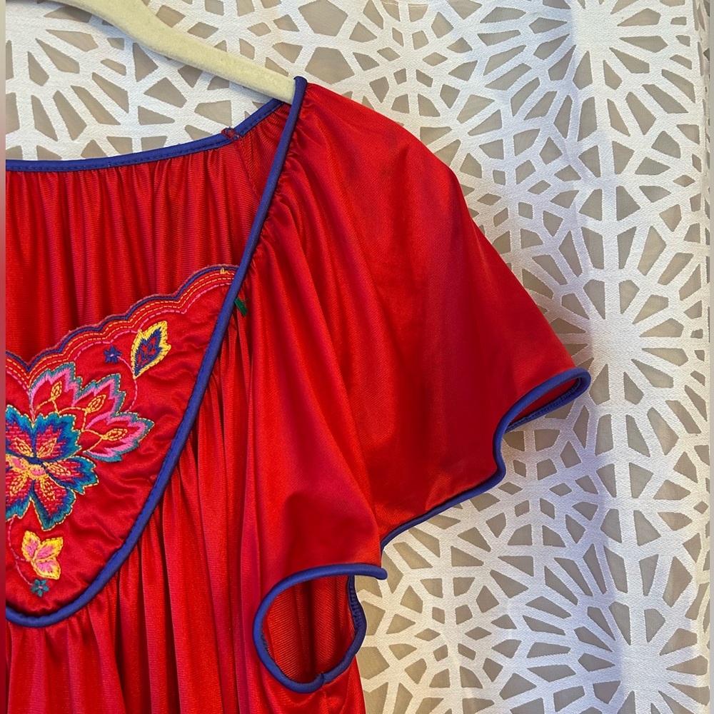 Vintage Vanity Fair Nightgown - Picture 3 of 10